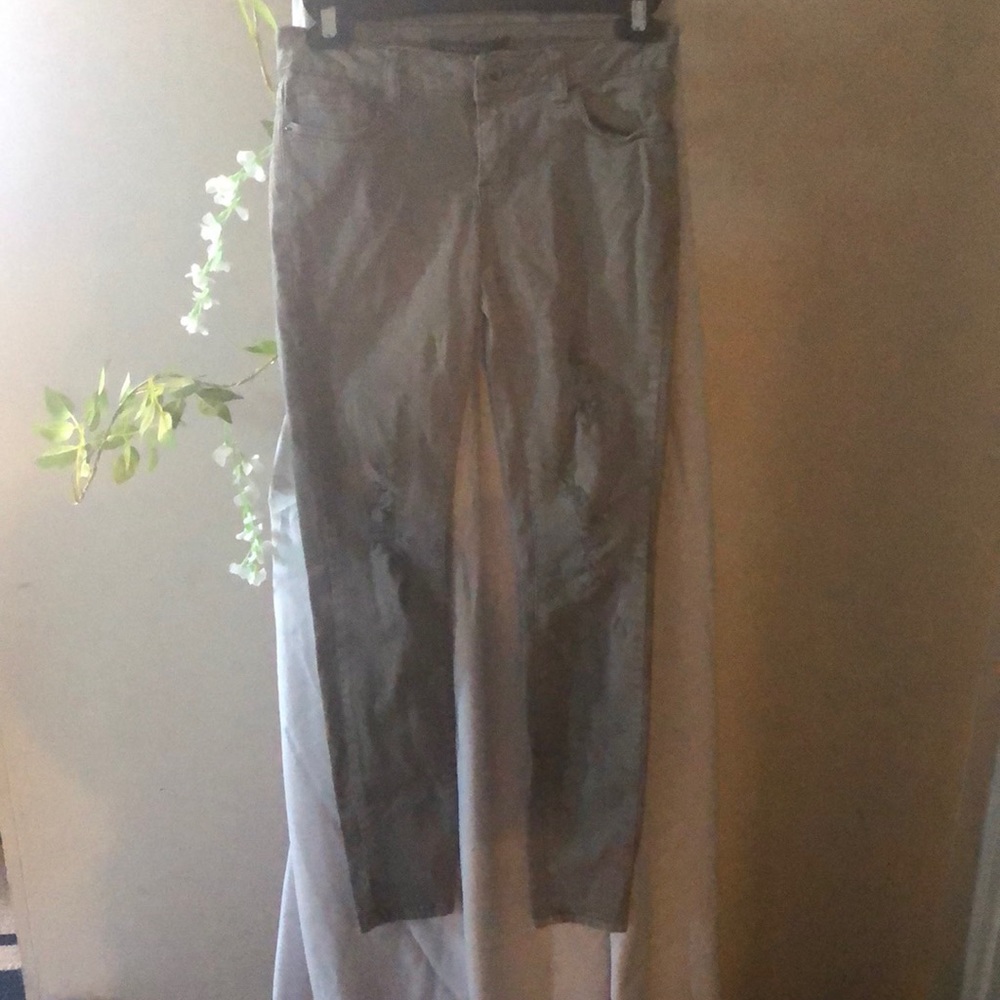 Gray jeans for petite women. Good condition